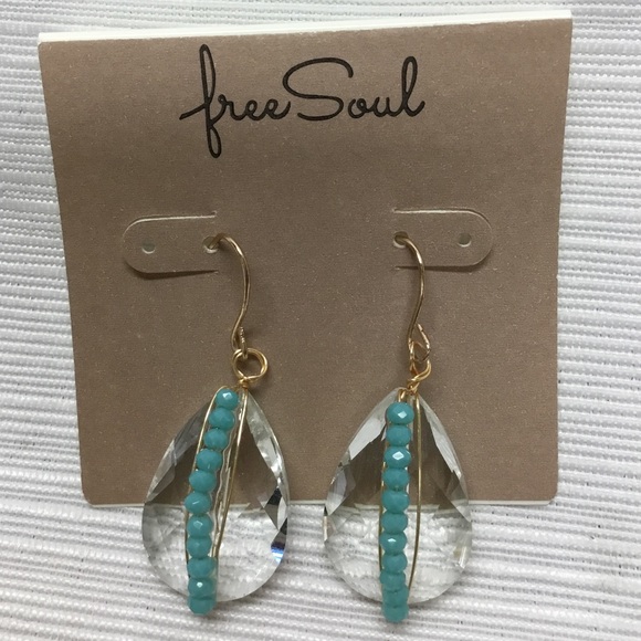 Free Soul Striking Earrings - Picture 2 of 4